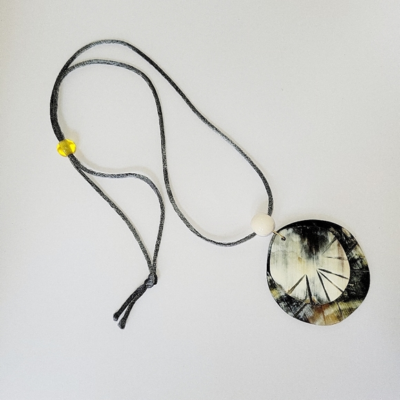 White/Black/Tan Genuine Buffalo Horn 2 Disk Pendant Necklace on Cord - Picture 2 of 7